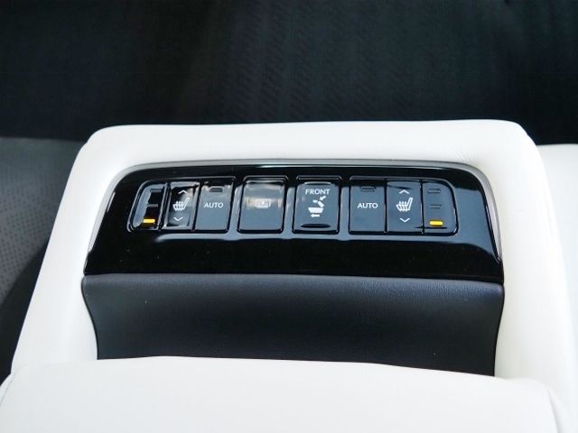 Lexus LS 2021-04 184454-13