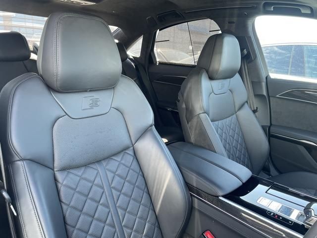Audi S8 2022-02 8331-12