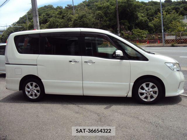 Nissan SERENA 2011-01 284314-3