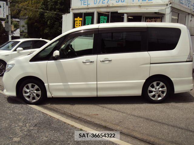 Nissan SERENA 2011-01 284314-4