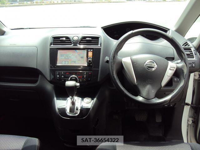 Nissan SERENA 2011-01 284314-13