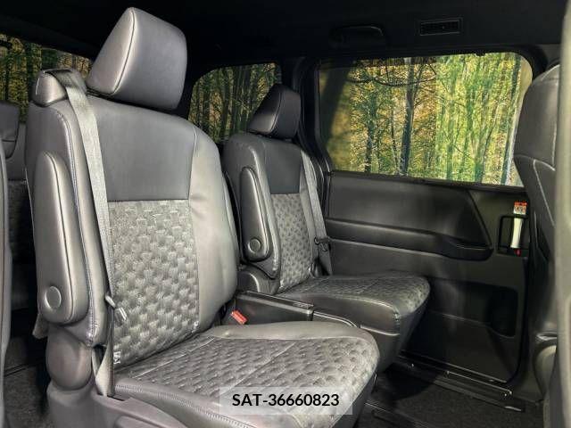 Toyota VOXY 2022-03 215735-9