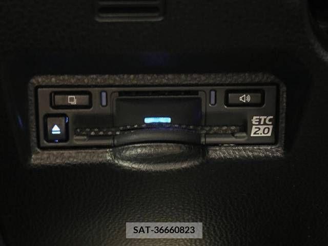 Toyota VOXY 2022-03 215735-7