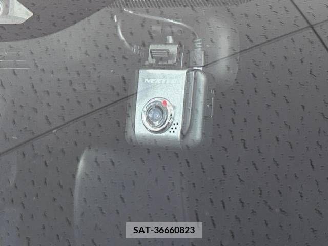 Toyota VOXY 2022-03 215735-6