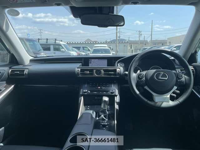 Lexus IS 2013-07 275411-2