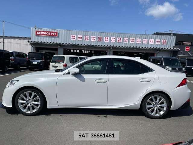 Lexus IS 2013-07 275411-7