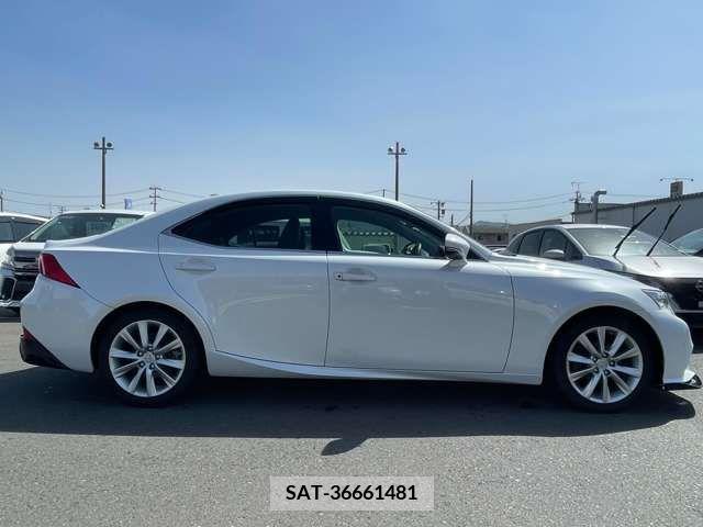 Lexus IS 2013-07 275411-6