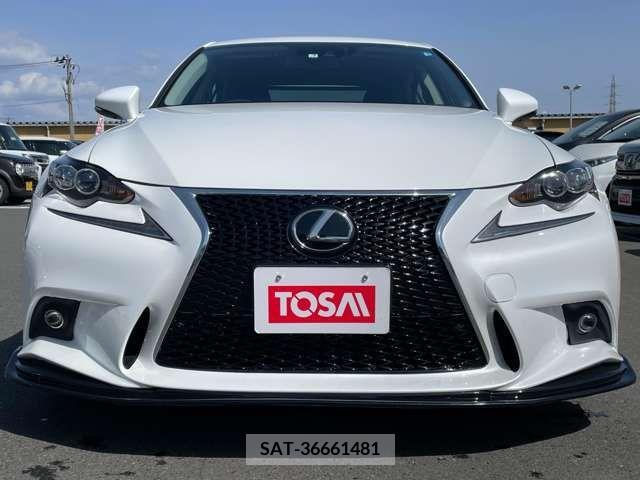Lexus IS 2013-07 275411-4