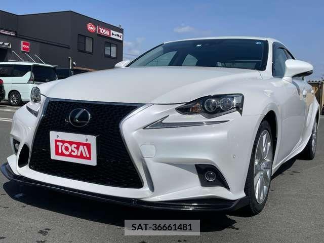 Lexus IS 2013-07 275411-3