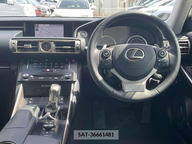 Lexus IS 2013-07 275411-10