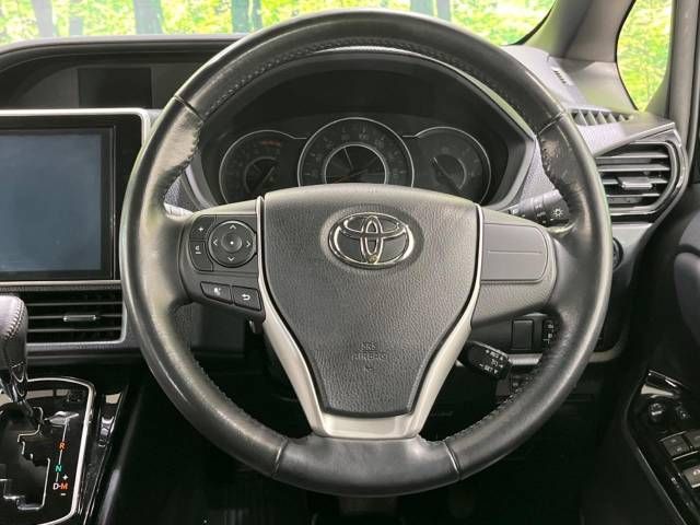 Toyota NOAH 2017-12 22728-12