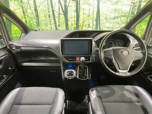 Toyota NOAH 2017-12 22728-1