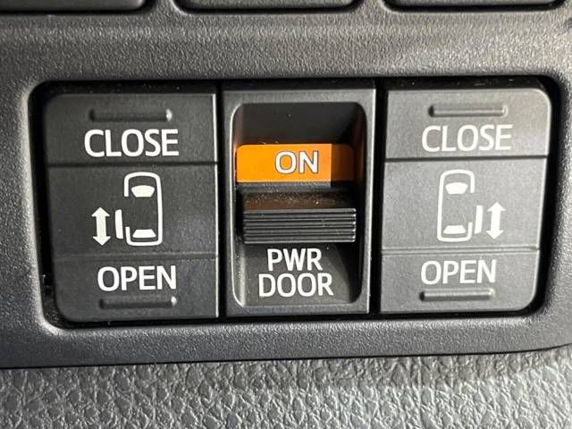 Toyota NOAH 2017-12 22728-4