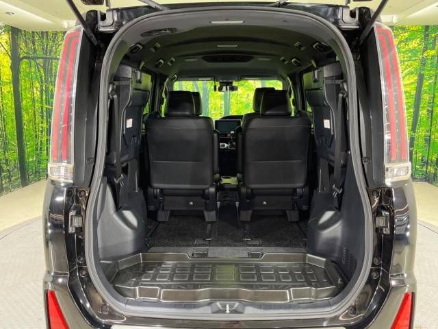 Toyota NOAH 2017-12 22728-11