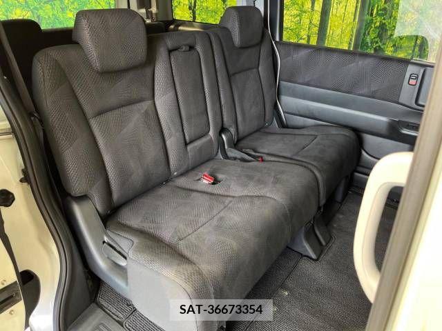 Honda e 2011-06 343897-9