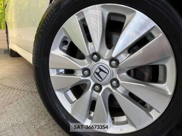 Honda e 2011-06 343897-14
