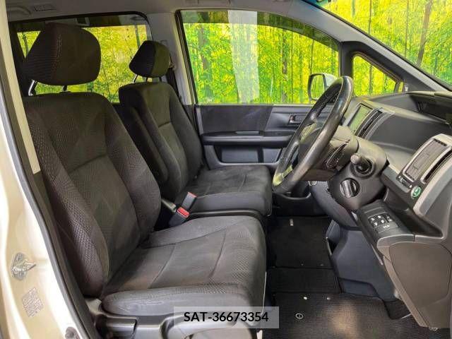 Honda e 2011-06 343897-8