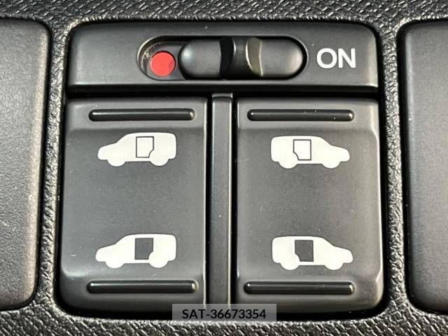 Honda e 2011-06 343897-2