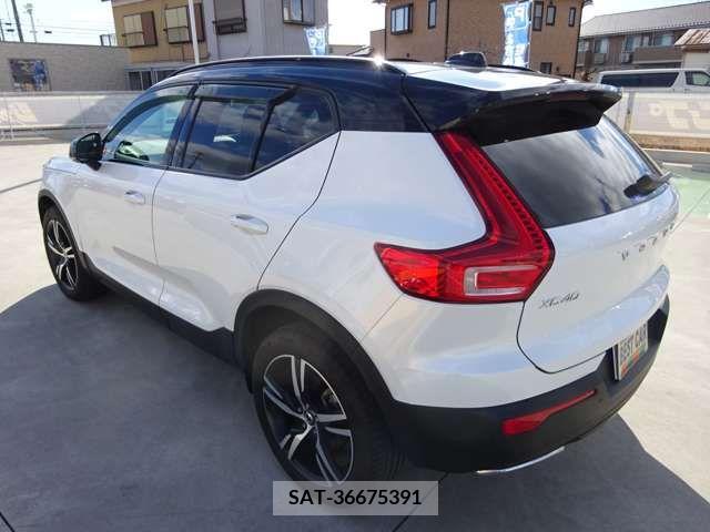 Volvo XC40 2020-06 219459-2