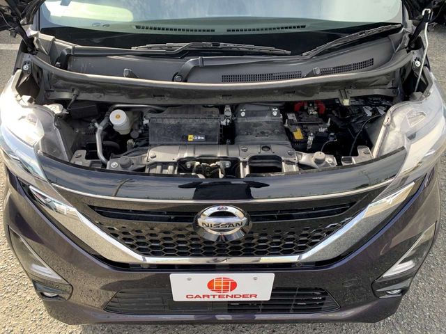 Nissan ROOX 2022-03 15572-21