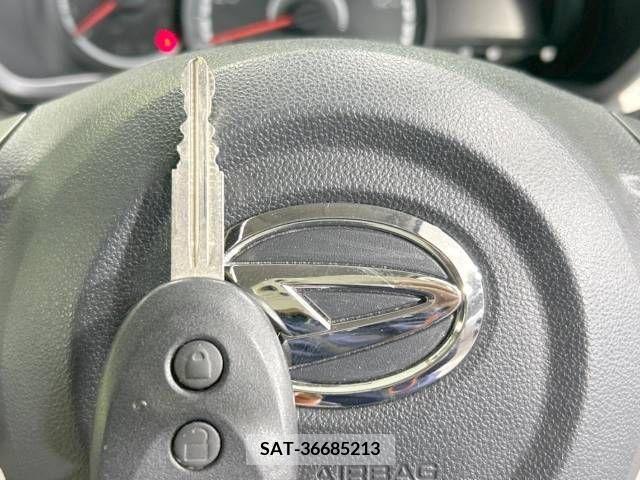 Daihatsu MOVE 2017-01 277988-4