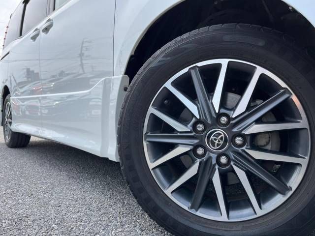 Toyota NOAH 2014-02 15381-13