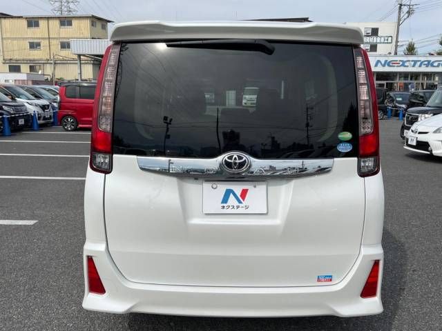 Toyota NOAH 2014-02 15381-16