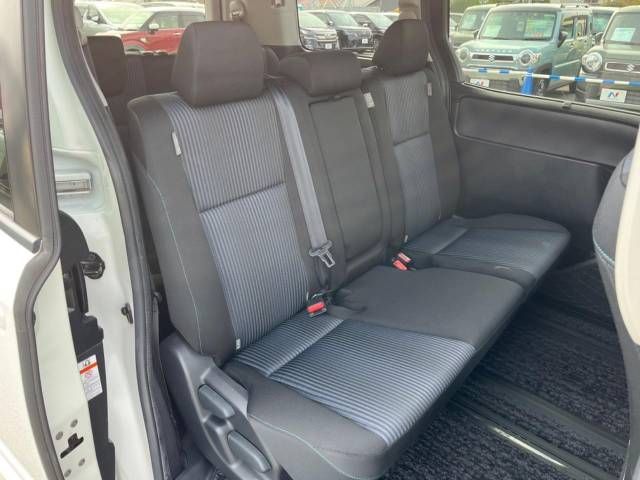 Toyota NOAH 2014-02 15381-9