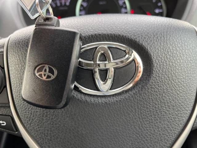 Toyota NOAH 2014-02 15381-5