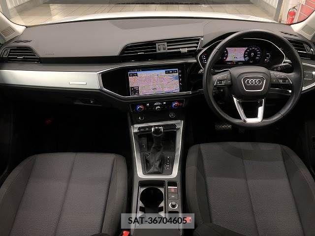 Audi Q3 2021-01 220592-1