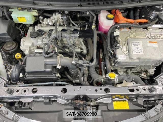 Toyota AQUA 2013-08 260533-18