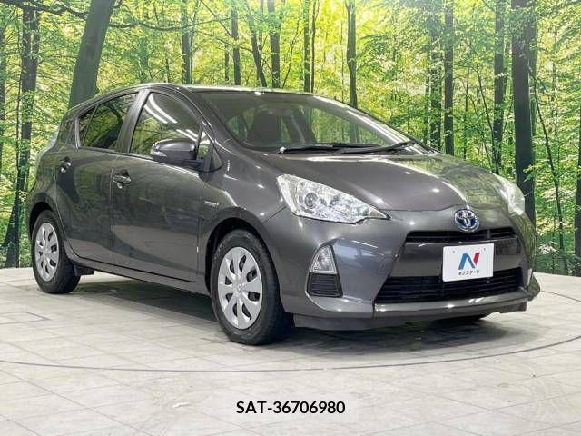 Toyota AQUA 2013-08 260533-16