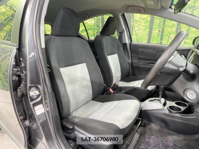 Toyota AQUA 2013-08 260533-8