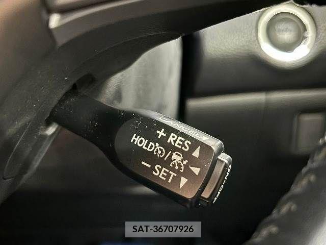 Toyota HARRIER 2018-05 360875-11