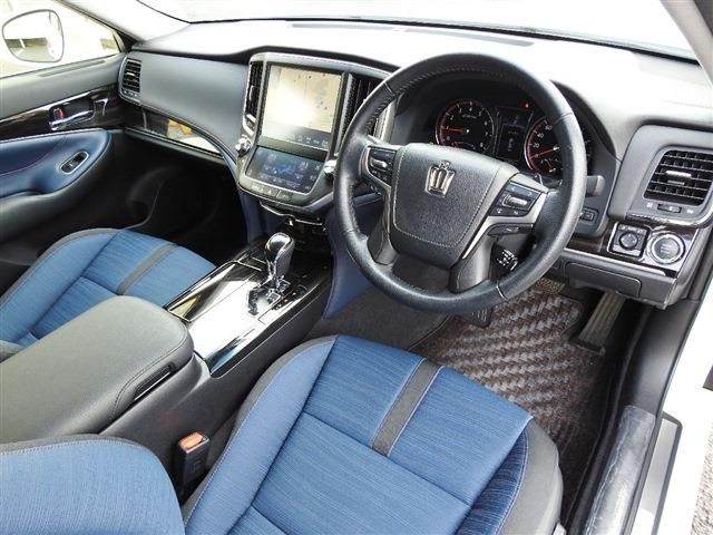 Toyota CROWN SEDAN 2015-11 184484-13