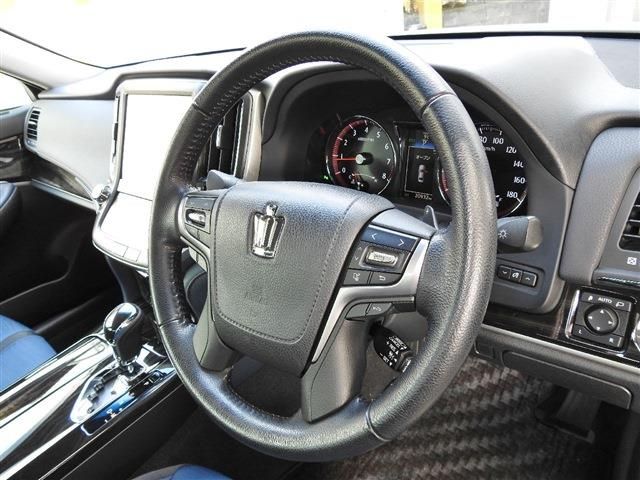 Toyota CROWN SEDAN 2015-11 184484-23