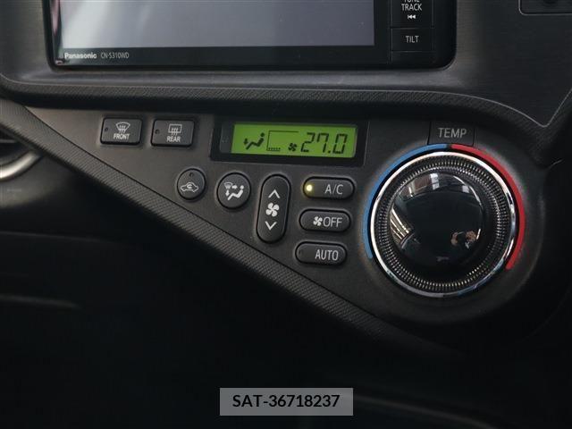 Toyota AQUA 2013-10 208620-12