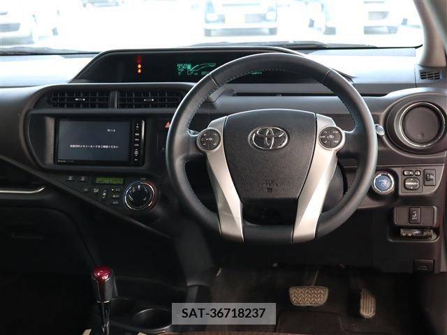 Toyota AQUA 2013-10 208620-10