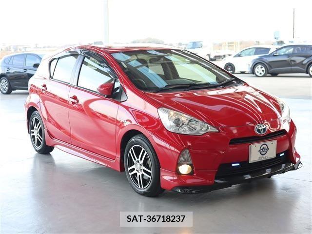 Toyota AQUA 2013-10 208620-2
