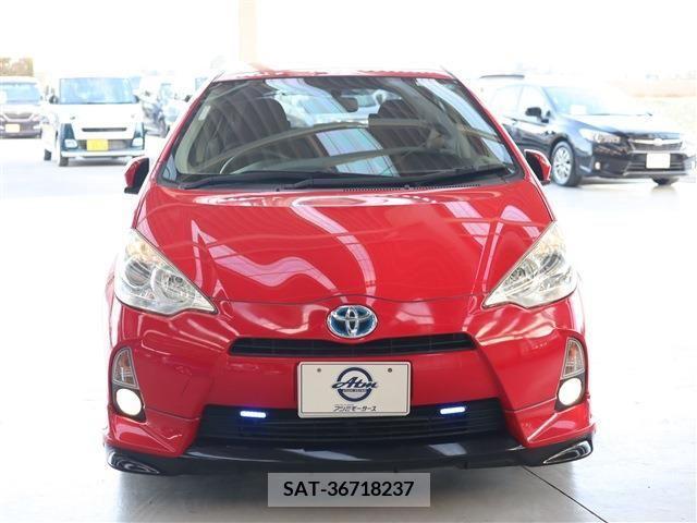 Toyota AQUA 2013-10 208620-1