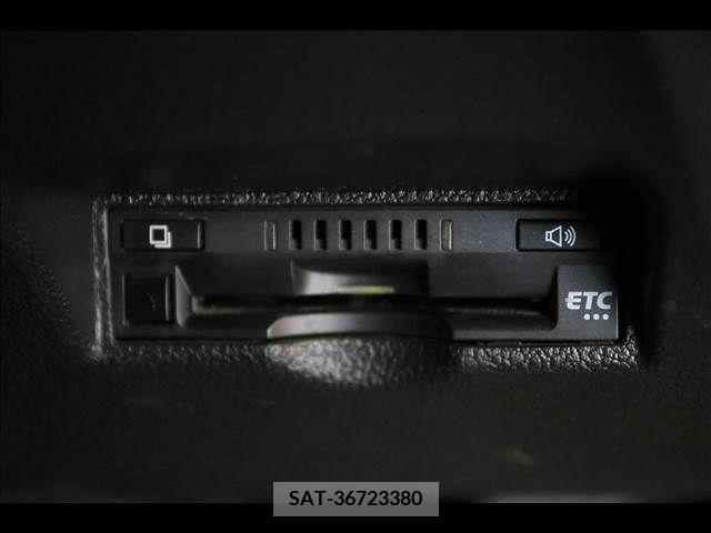 Toyota PRIUS 2019-09 352629-16