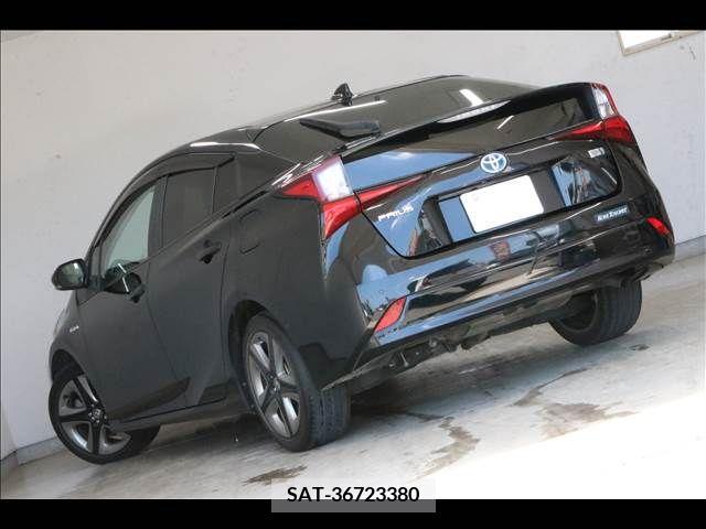Toyota PRIUS 2019-09 352629-10
