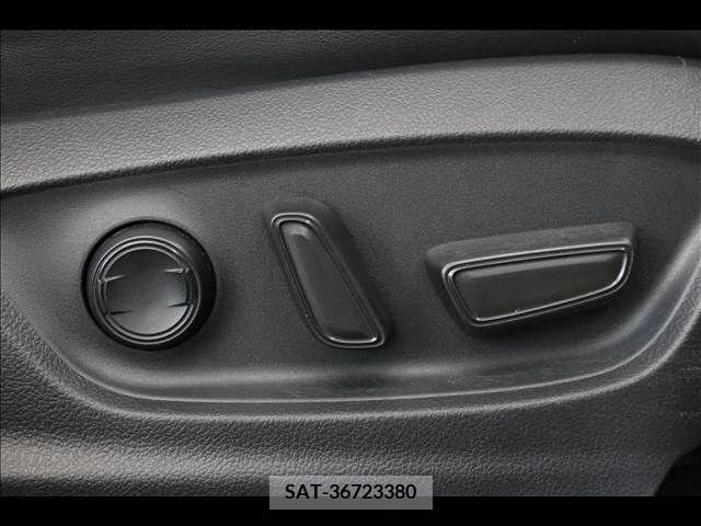 Toyota PRIUS 2019-09 352629-13