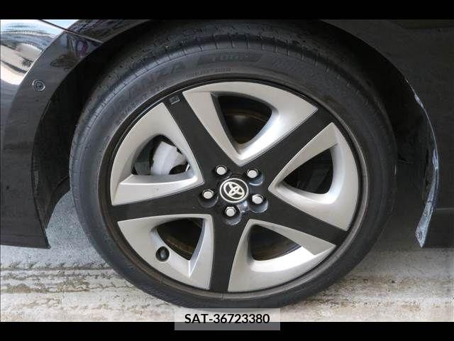 Toyota PRIUS 2019-09 352629-9