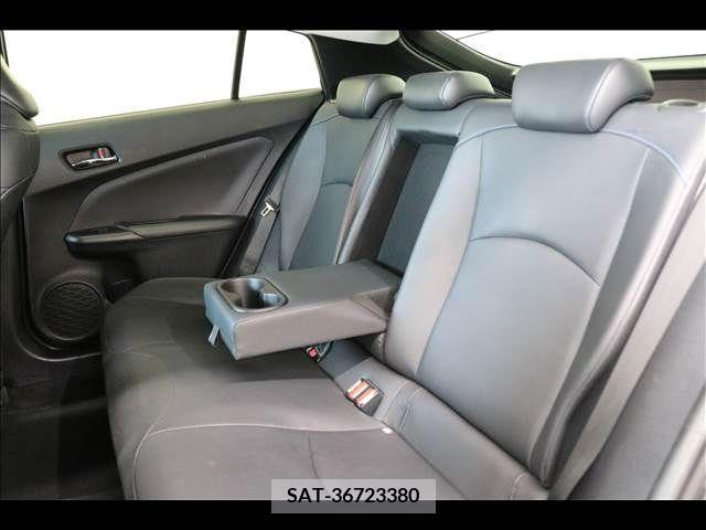 Toyota PRIUS 2019-09 352629-18