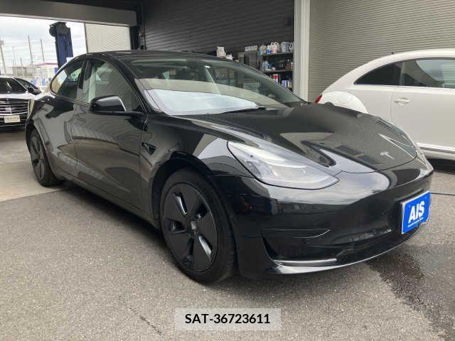 Tesla MODEL 3 2021-07 379665-3