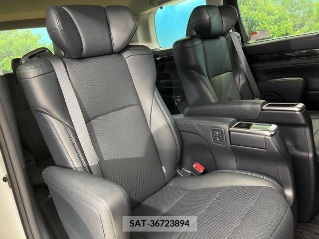 Toyota VELLFIRE 2018-03 287846-8