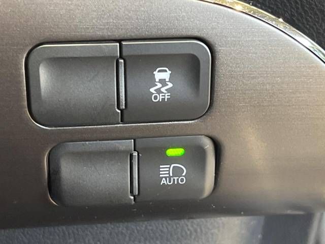Toyota PRIUS PHV 2018-11 181139-12