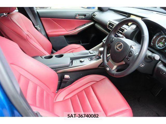 Lexus IS 2015-09 391838-1