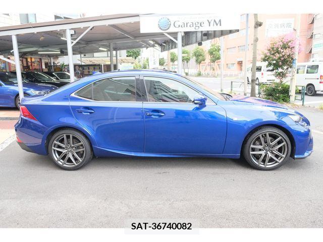 Lexus IS 2015-09 391838-6